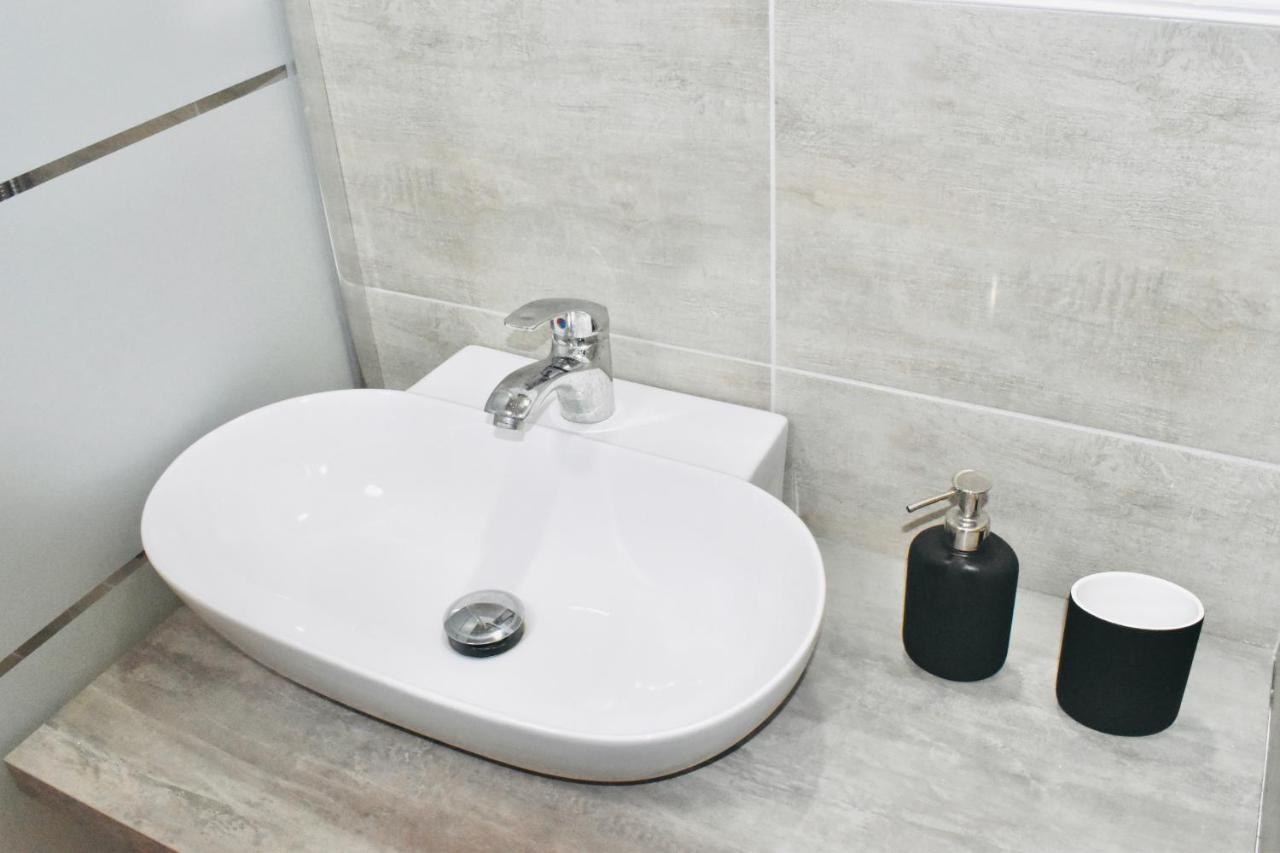 Miral One Apartment Bari Bagian luar foto